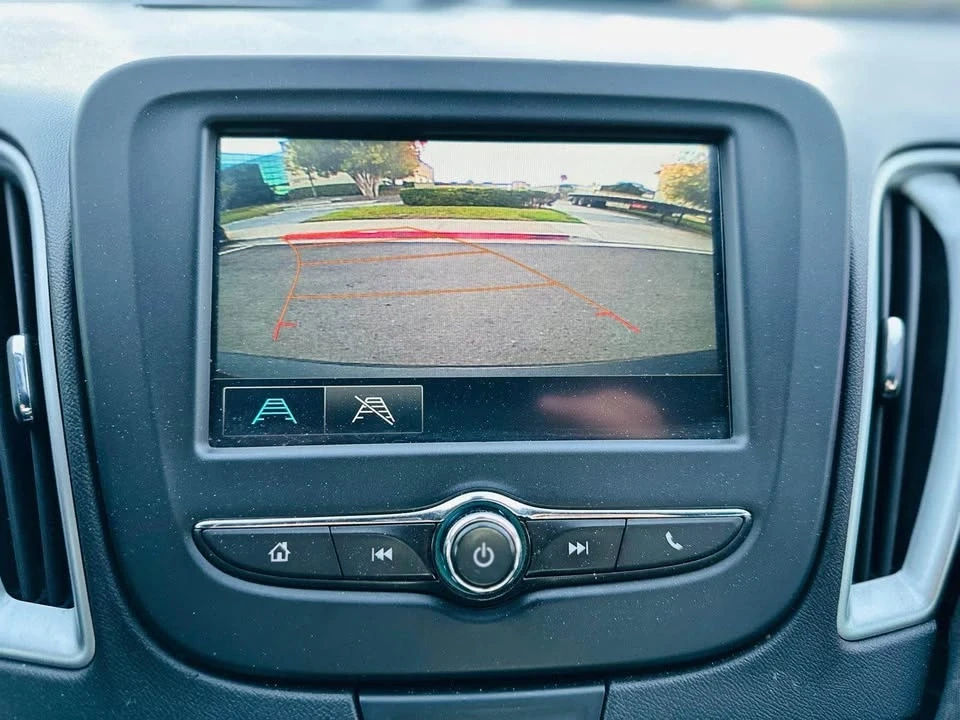2018 Chevrolet Malibu - Image 13 of 18