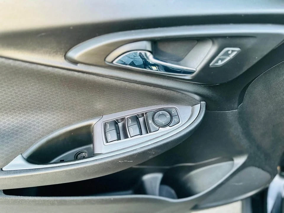 2018 Chevrolet Malibu - Image 16 of 18