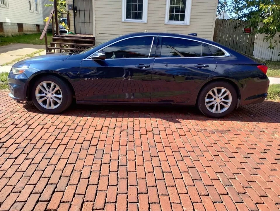 2018 Chevrolet Malibu - Image 8 of 10