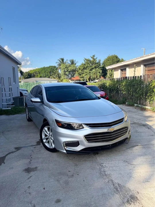 2018 Chevrolet Malibu - Image 2 of 10