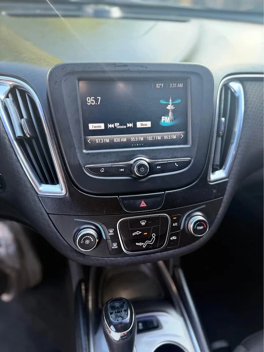 2018 Chevrolet Malibu - Image 8 of 10