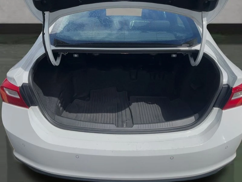 2018 Chevrolet Malibu - Image 18 of 19