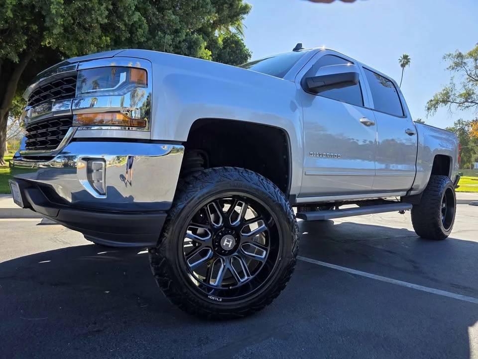 2018 Chevrolet Silverado 3rd Gen - Image 2 of 11