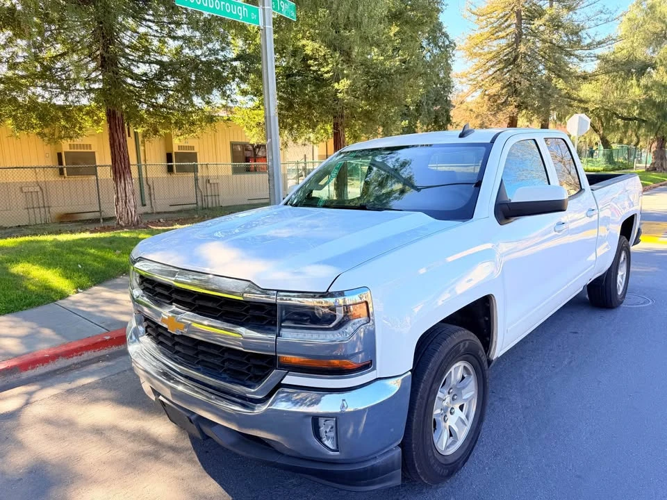 2018 Chevrolet Silverado 3rd Gen - Image 2 of 9