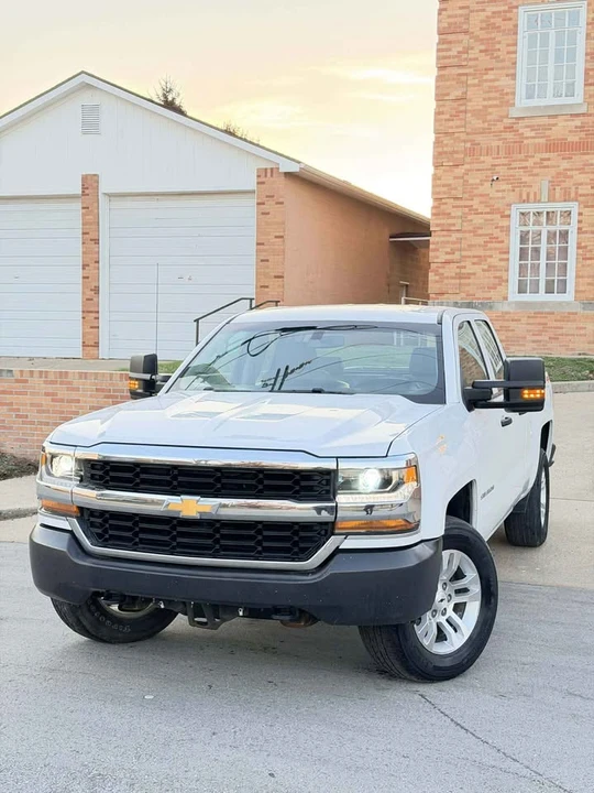 2018 Chevrolet Silverado 3rd Gen - Image 2 of 17