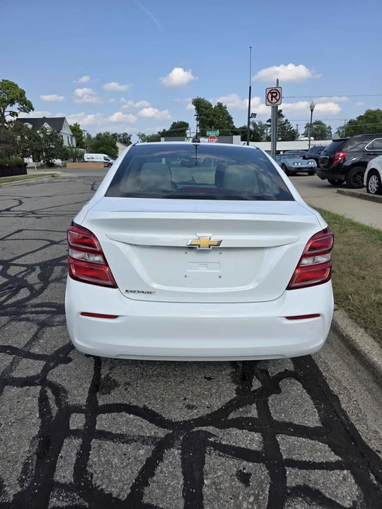 2018 Chevrolet Aveo/Sonic - Image 5 of 15