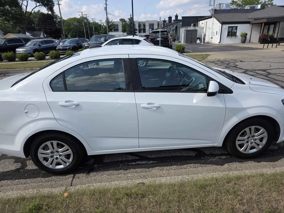 2018 Chevrolet Aveo/Sonic - Image 7 of 15
