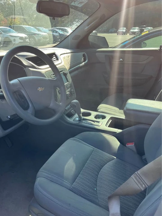 2018 Chevrolet Traverse - Image 9 of 14