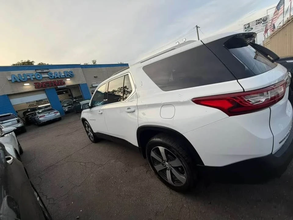 2018 Chevrolet Traverse - Image 8 of 20