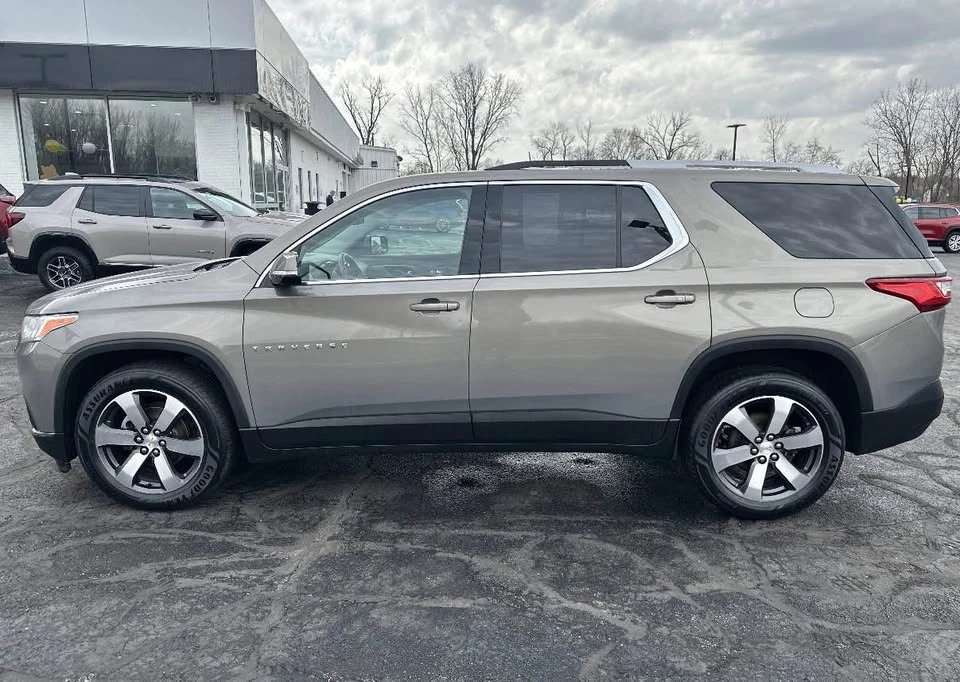 2018 Chevrolet Traverse - Image 2 of 5
