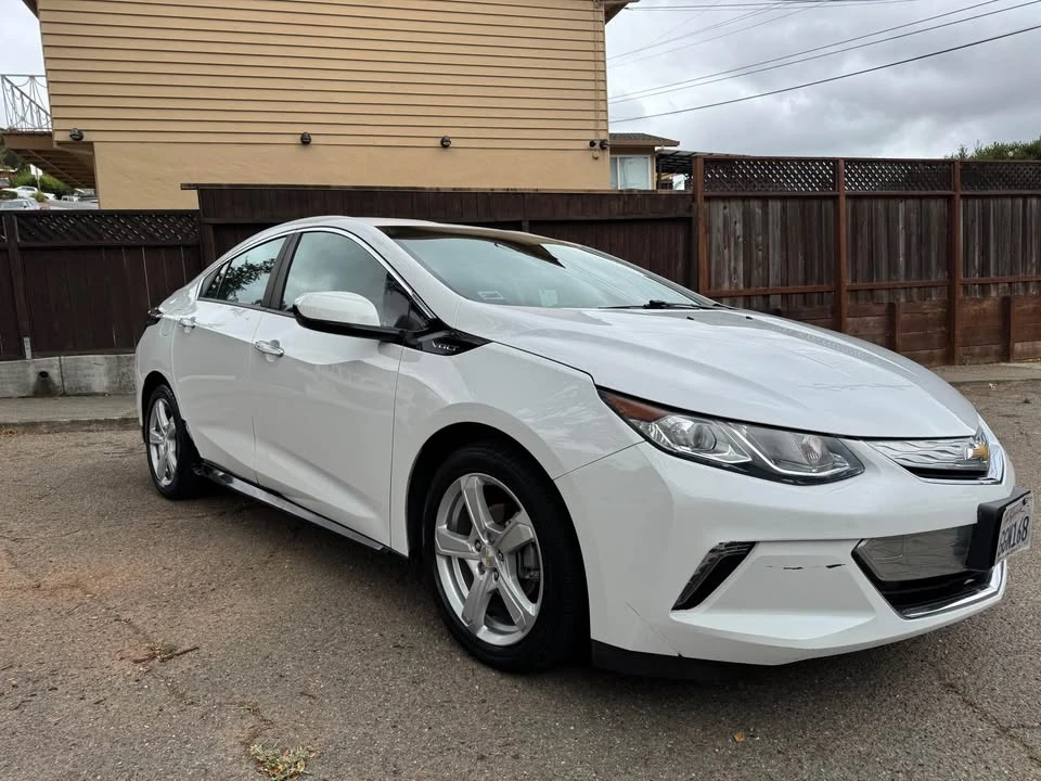 2018 Chevrolet Volt - Image 2 of 12