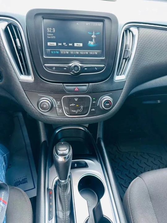 2018 Chevrolet Malibu - Image 2 of 4