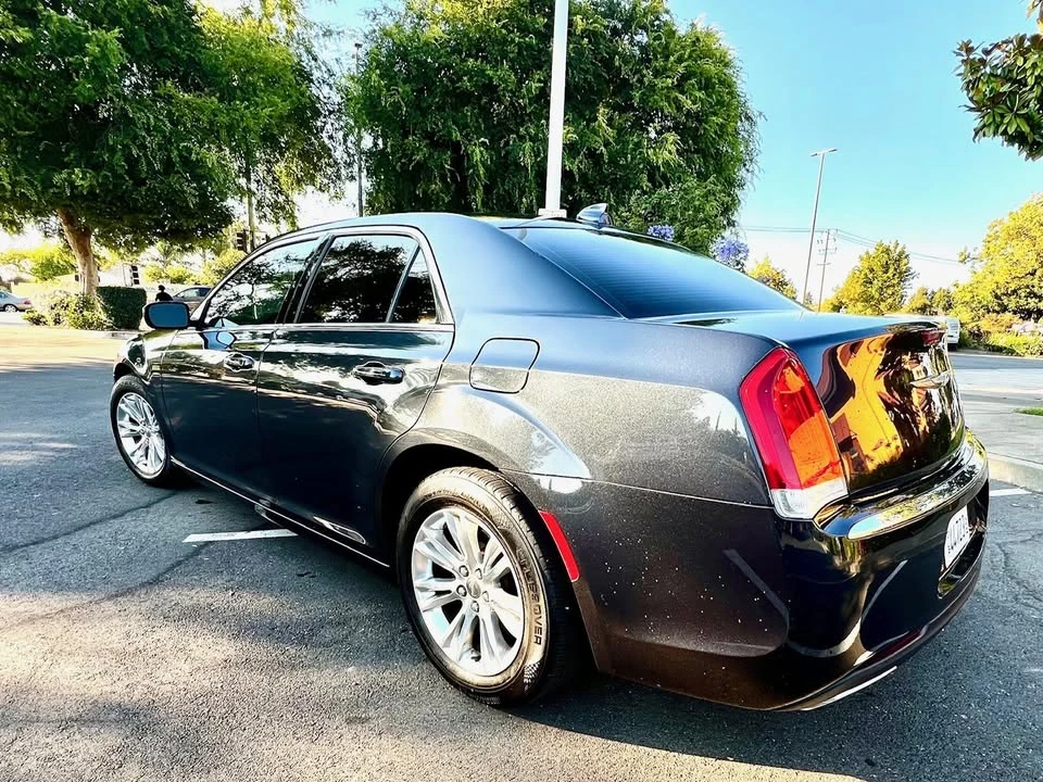 2018 Chrysler 300 (2005-2023) - Image 14 of 15