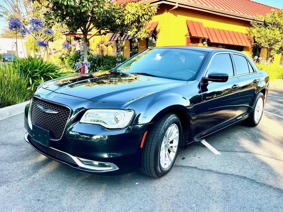 2018 Chrysler 300 (2005-2023) - Image 12 of 15