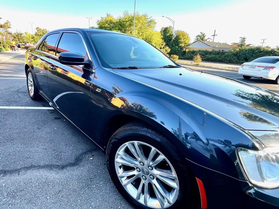 2018 Chrysler 300 (2005-2023) - Image 13 of 15