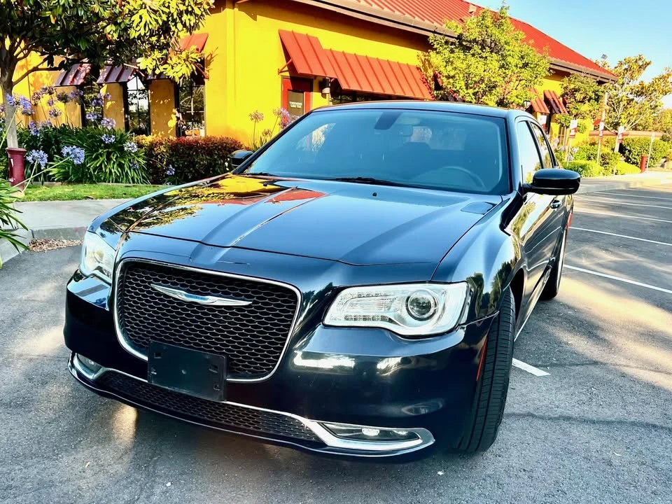 2018 Chrysler 300 (2005-2023) - Image 11 of 15