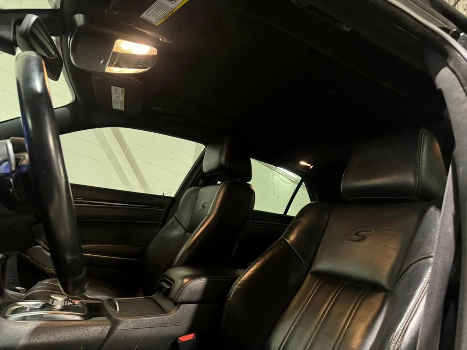 2018 Chrysler 300 (2005-2023) - Image 10 of 13