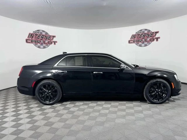 2018 Chrysler 300 (2005-2023) - Image 8 of 12