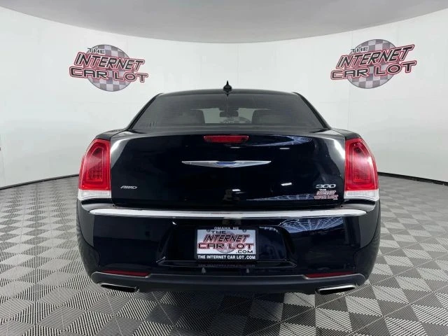2018 Chrysler 300 (2005-2023) - Image 6 of 12