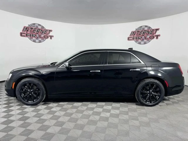 2018 Chrysler 300 (2005-2023) - Image 4 of 12