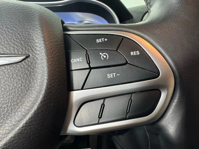 2018 Chrysler 300 (2005-2023) - Image 16 of 21