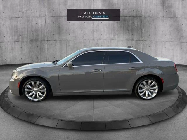 2018 Chrysler 300 (2005-2023) - Image 8 of 21