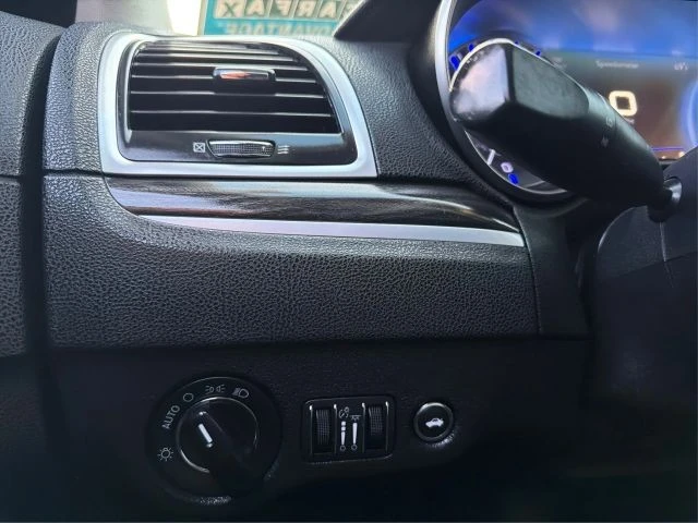 2018 Chrysler 300 (2005-2023) - Image 18 of 21