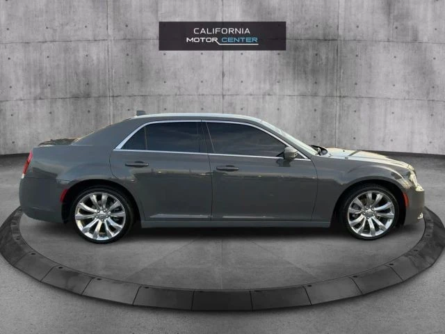 2018 Chrysler 300 (2005-2023) - Image 4 of 21