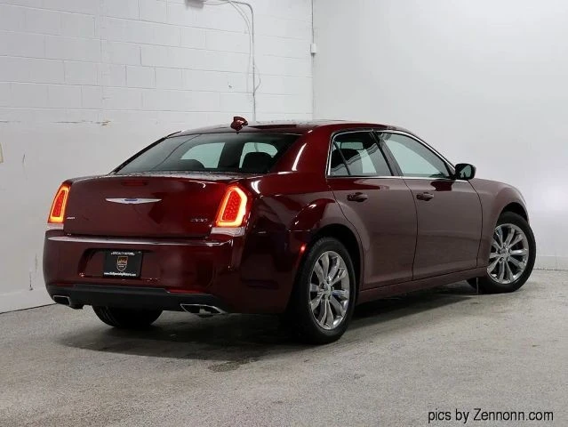 2018 Chrysler 300 (2005-2023) - Image 10 of 21