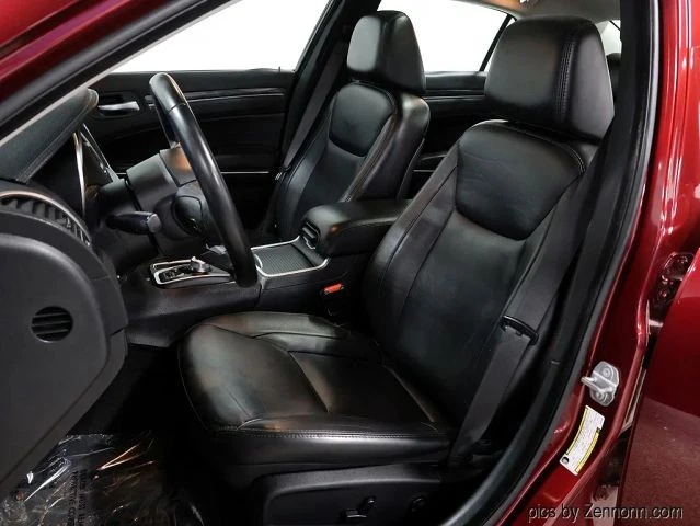 2018 Chrysler 300 (2005-2023) - Image 11 of 21