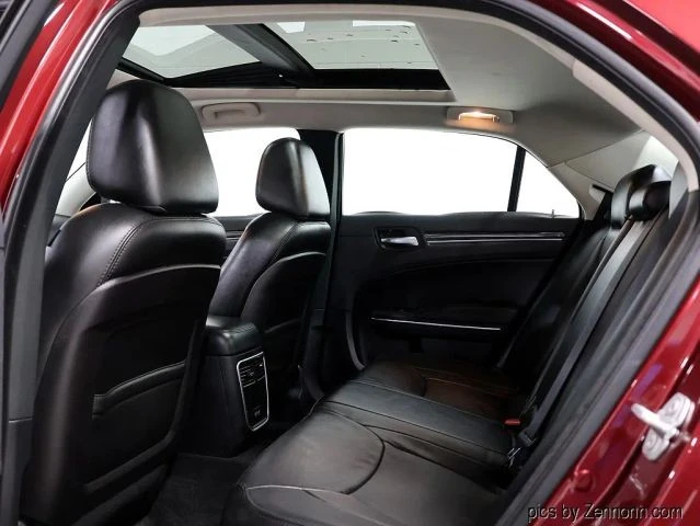 2018 Chrysler 300 (2005-2023) - Image 14 of 21