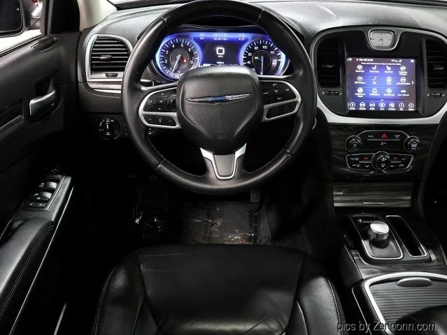 2018 Chrysler 300 (2005-2023) - Image 16 of 21