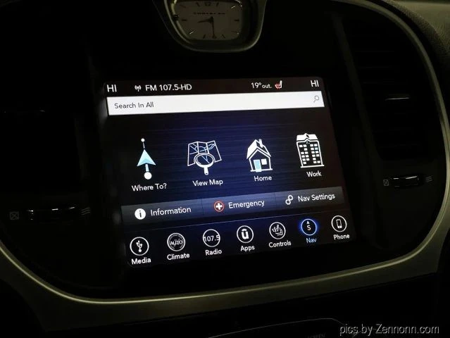 2018 Chrysler 300 (2005-2023) - Image 21 of 21