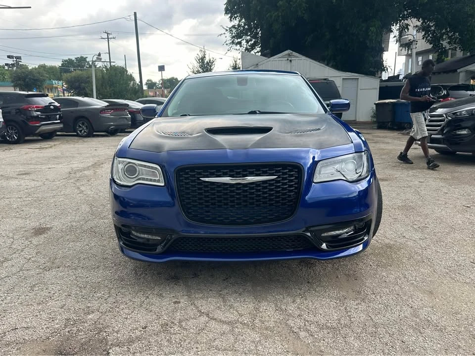 2018 Chrysler 300 (2005-2023) - Image 2 of 17