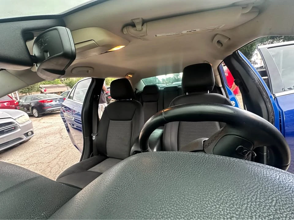 2018 Chrysler 300 (2005-2023) - Image 14 of 17