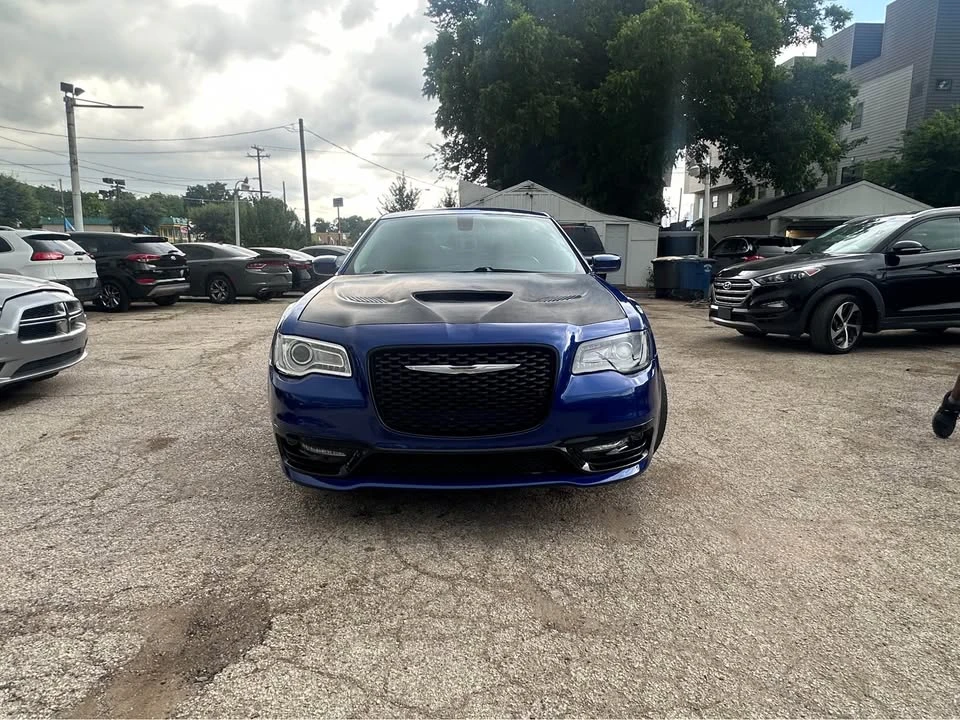 2018 Chrysler 300 (2005-2023) - Image 9 of 17