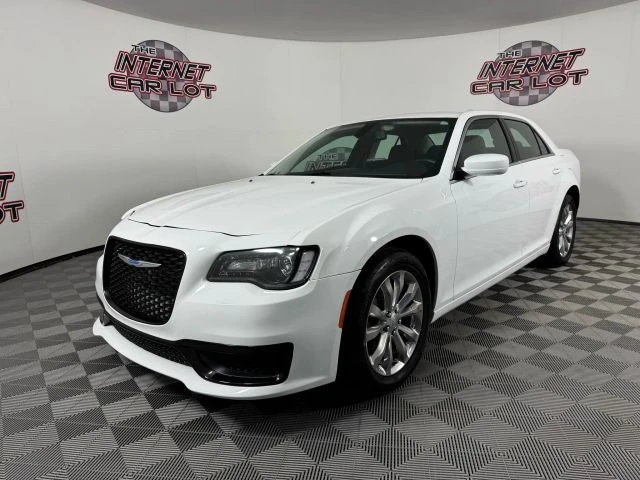 2018 Chrysler 300 (2005-2023) - Image 3 of 12