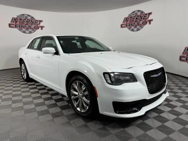 2018 Chrysler 300 (2005-2023) - Image 9 of 12