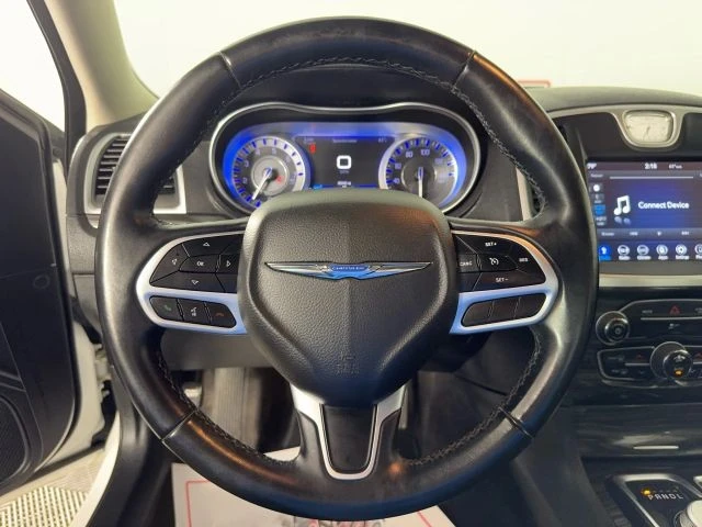 2018 Chrysler 300 (2005-2023) - Image 13 of 21