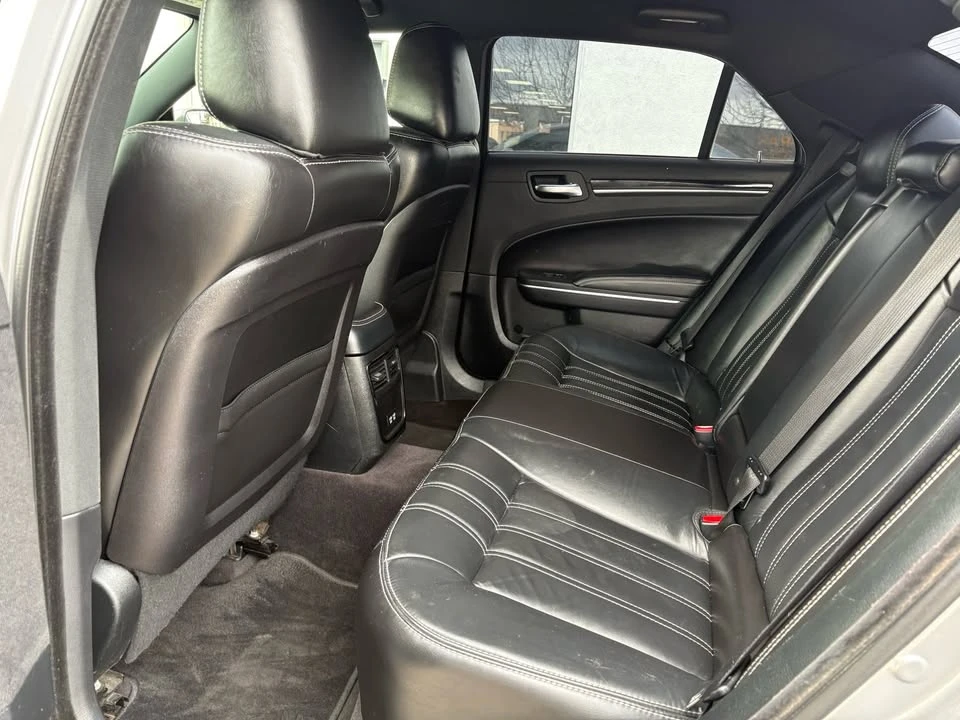 2018 Chrysler 300 (2005-2023) - Image 13 of 20
