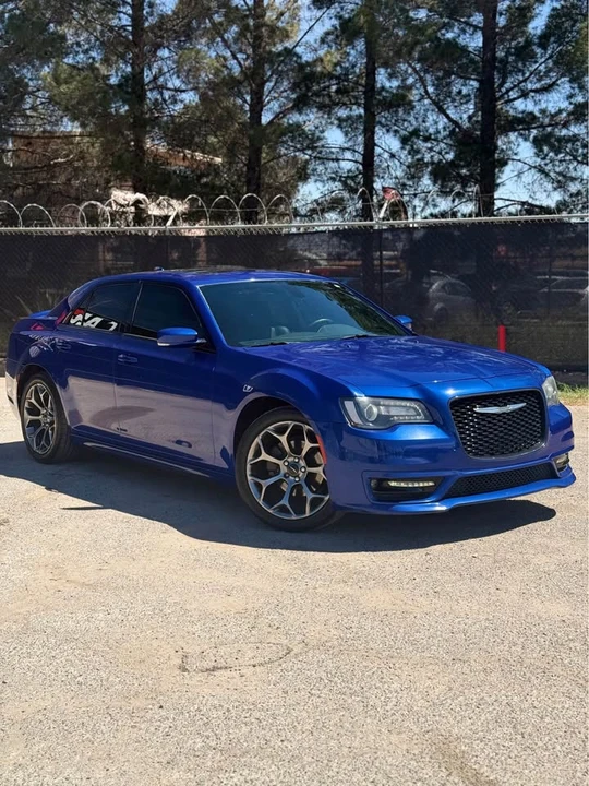 2018 Chrysler 300 (2005-2023) - Image 2 of 20