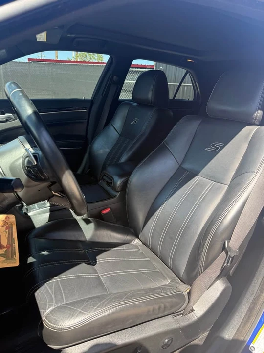 2018 Chrysler 300 (2005-2023) - Image 7 of 20