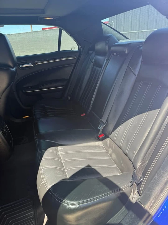 2018 Chrysler 300 (2005-2023) - Image 9 of 20