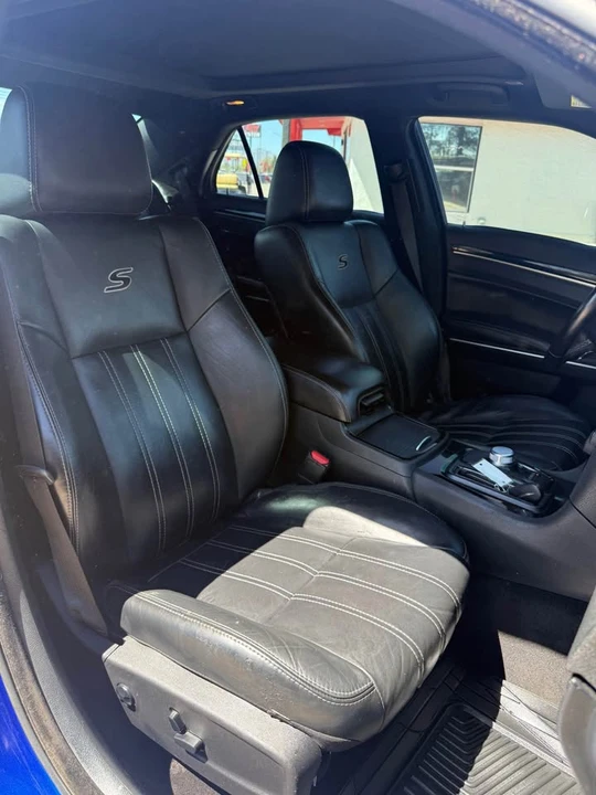 2018 Chrysler 300 (2005-2023) - Image 16 of 20