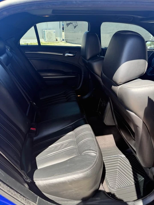 2018 Chrysler 300 (2005-2023) - Image 14 of 20