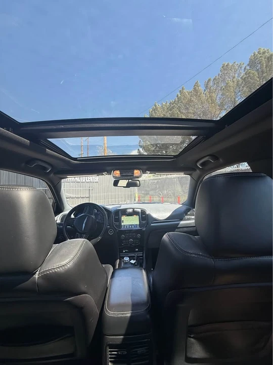 2018 Chrysler 300 (2005-2023) - Image 17 of 20