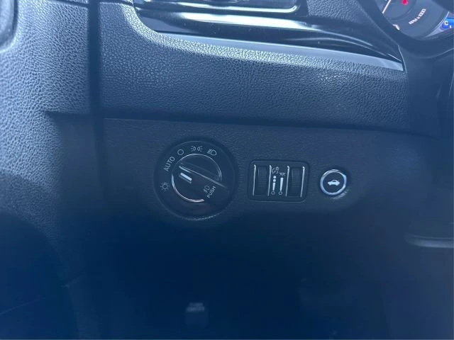 2018 Chrysler 300 (2005-2023) - Image 18 of 21