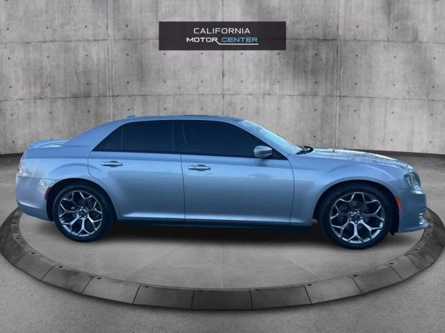 2018 Chrysler 300 (2005-2023) - Image 4 of 21