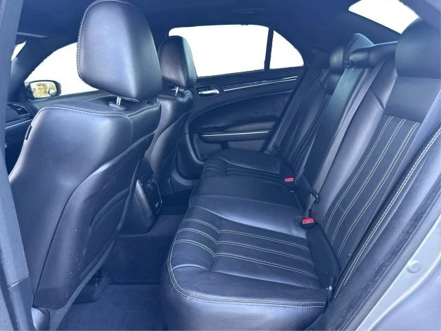 2018 Chrysler 300 (2005-2023) - Image 10 of 21
