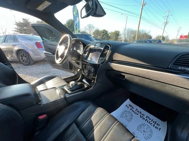 2018 Chrysler 300 (2005-2023) - Image 17 of 18